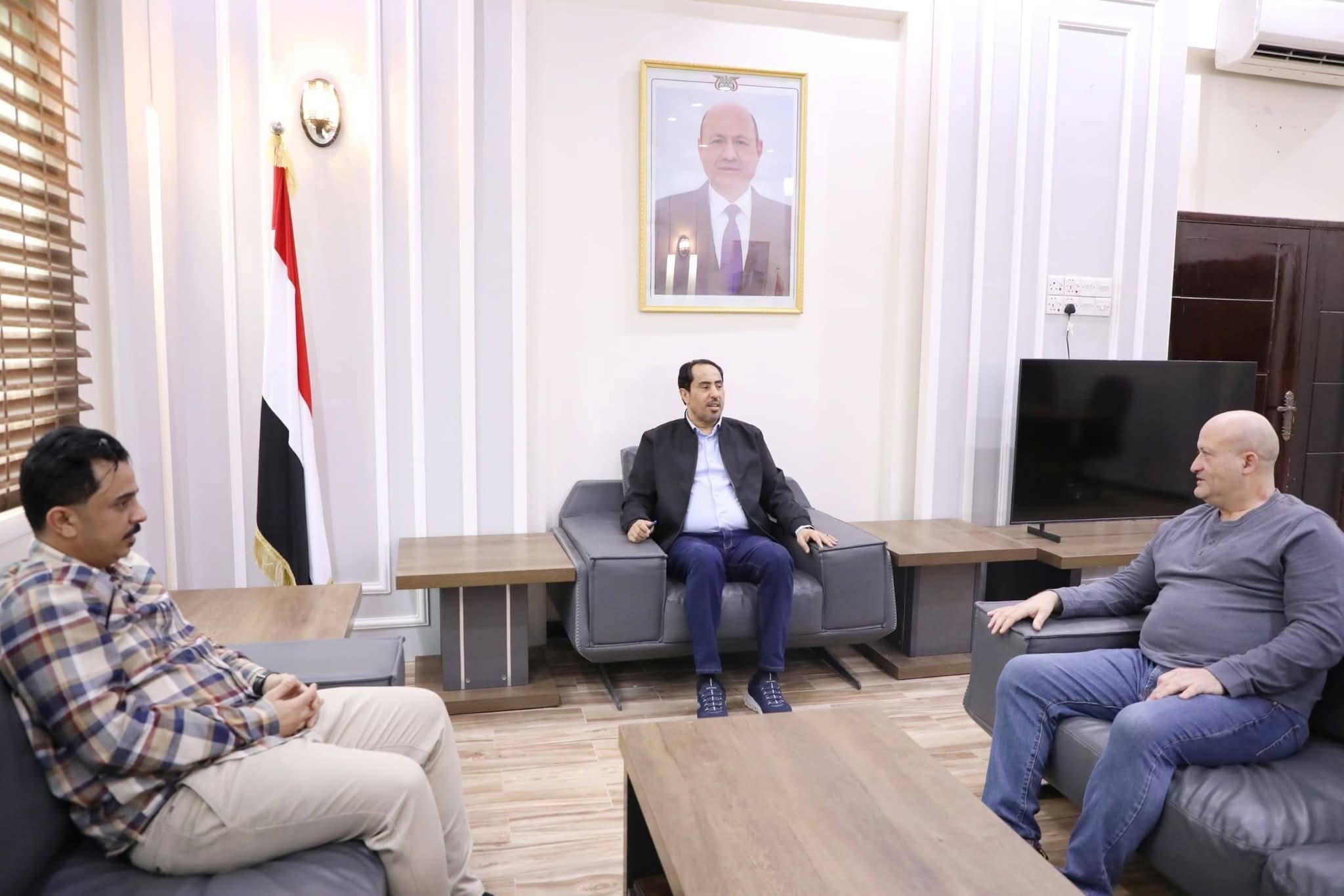 وزير الشباب يطلع على تحضيرات المنتخب الوطني لمواجهة لبنان